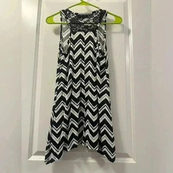 CATO GIRLS | Black & White Patterned Sleeveless Top | XL (16) - Picture 5 of 9